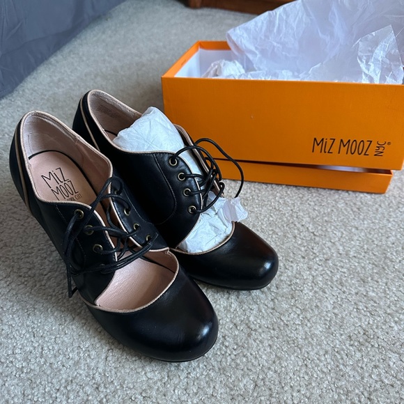 Miz Mooz Shoes - Black Heels NWT